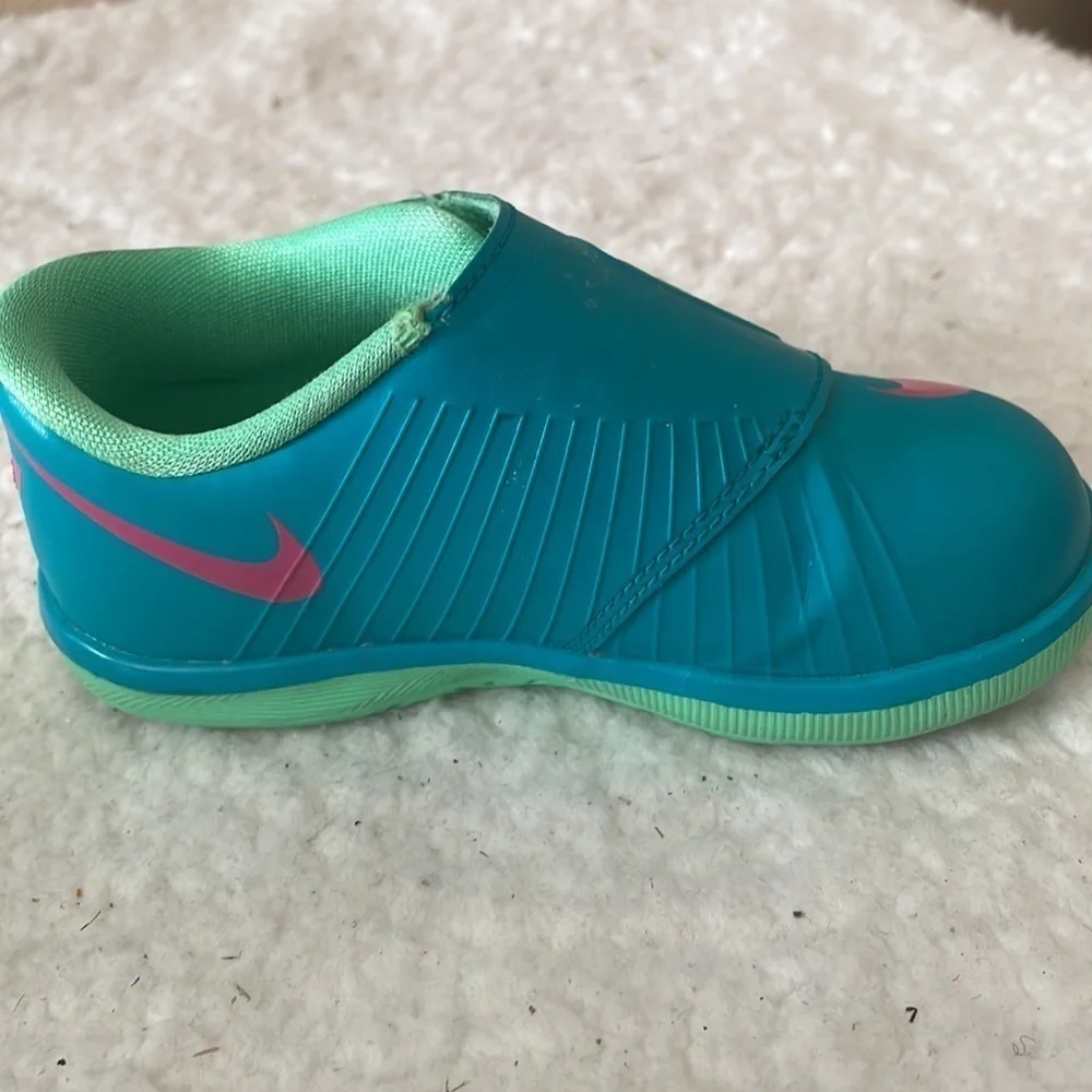 NIKE Sneakers Size 7C